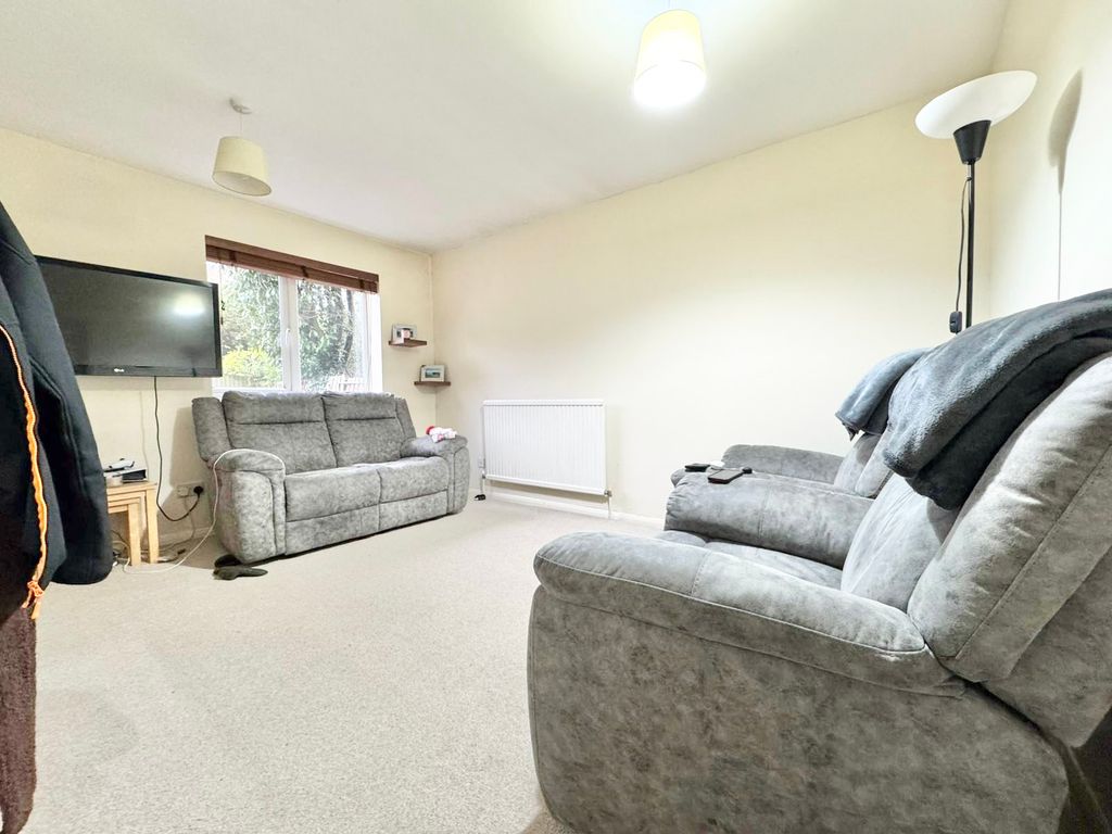 Property photo 3 of 12 Living Room