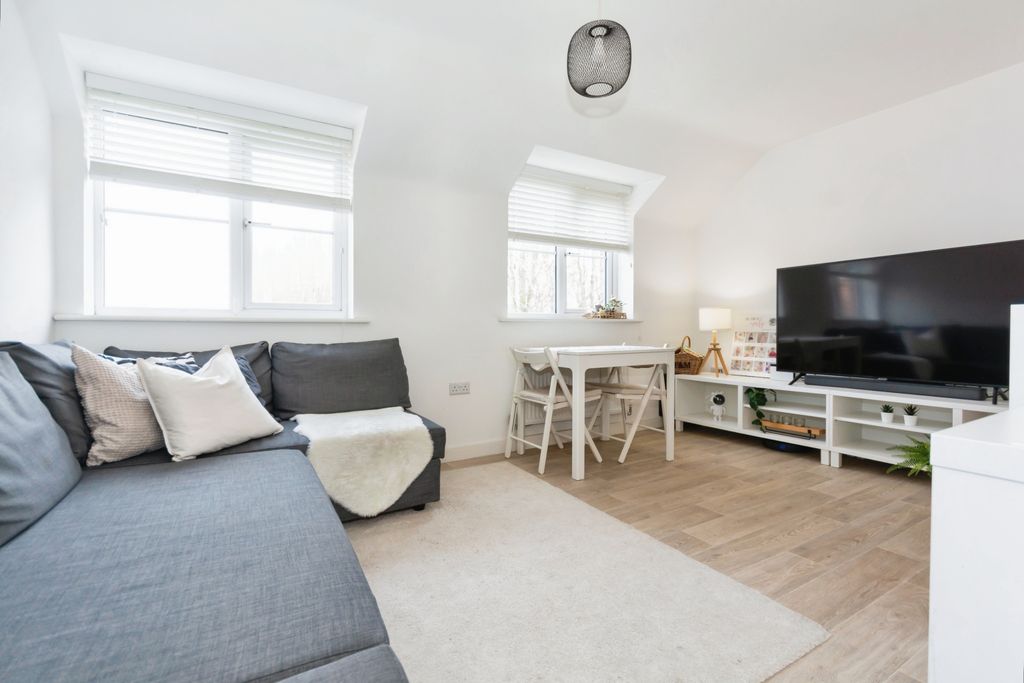 Property photo 3 of 16 Reception