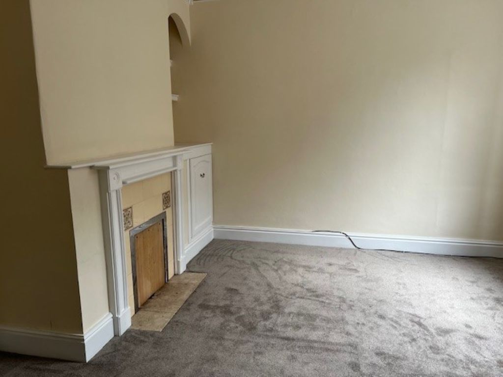 Property photo 3 of 11 Living Room