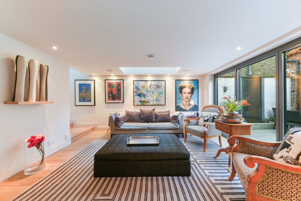 Property photo 2 of 16