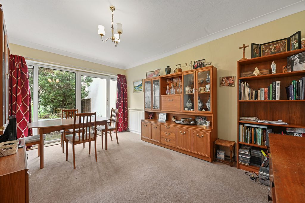 Property photo 3 of 11 3