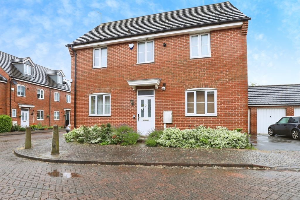 Property photo 1 of 8