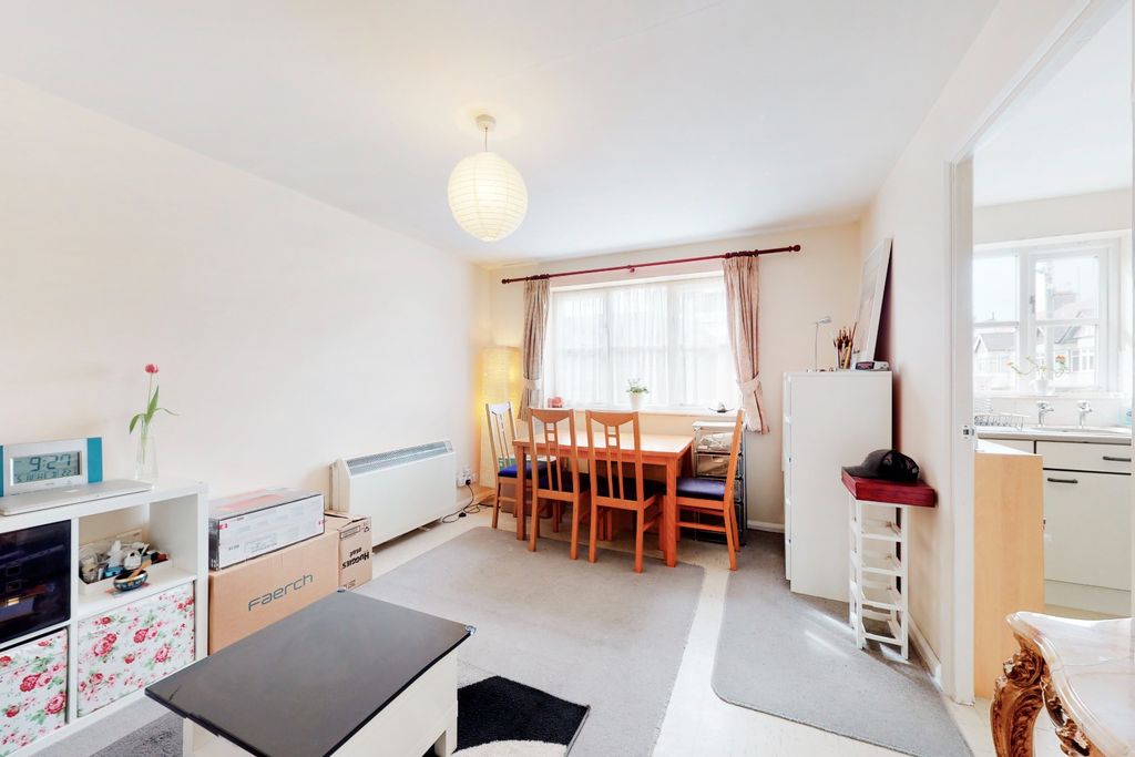 Property photo 2 of 8 1519813
