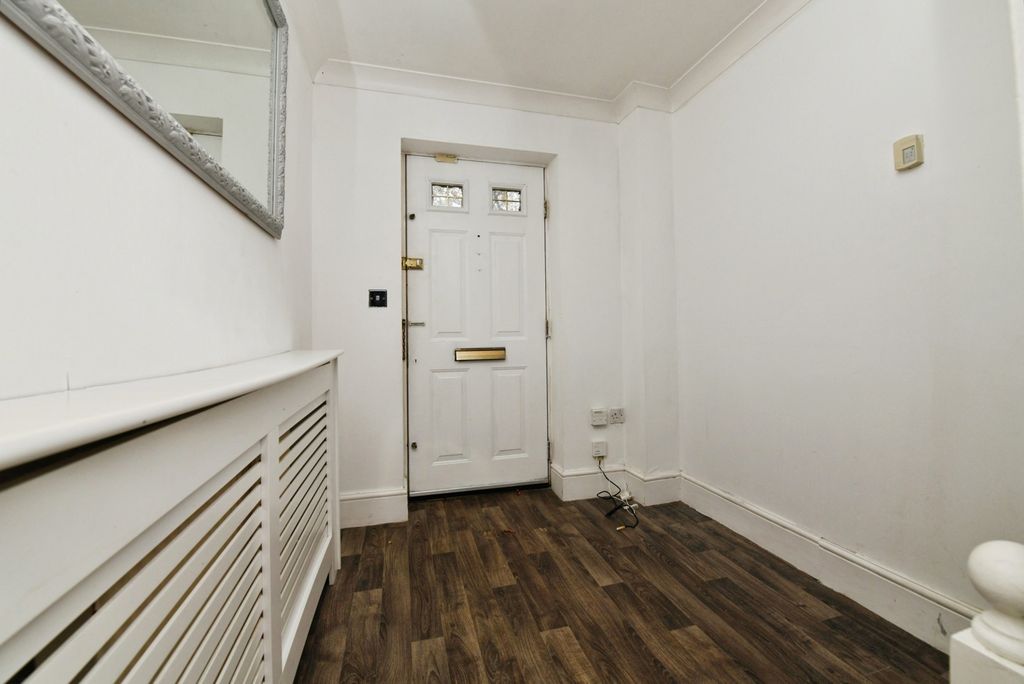 Property photo 3 of 17 Photo