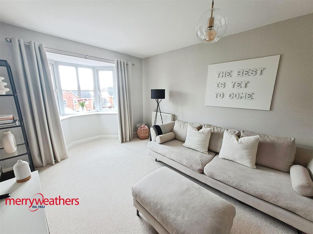 Property photo 2 of 7 Bay Windowed Lounge