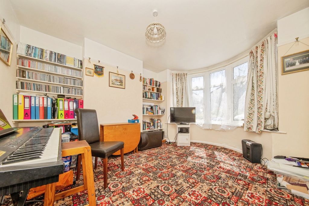 Property photo 3 of 20 Pbox-Img.Jpg