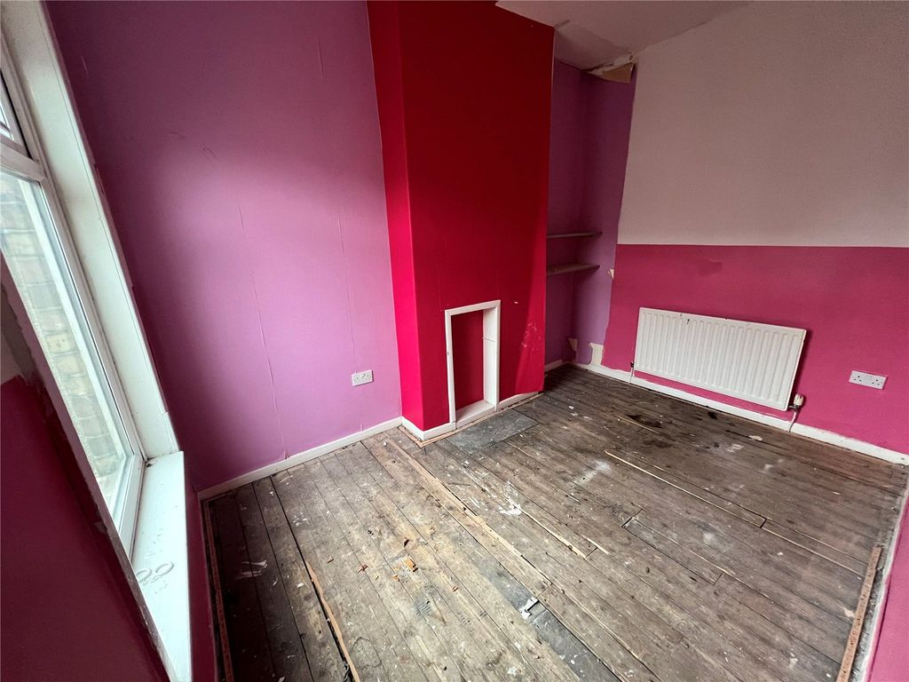 Property photo 3 of 7 Picture No. 14