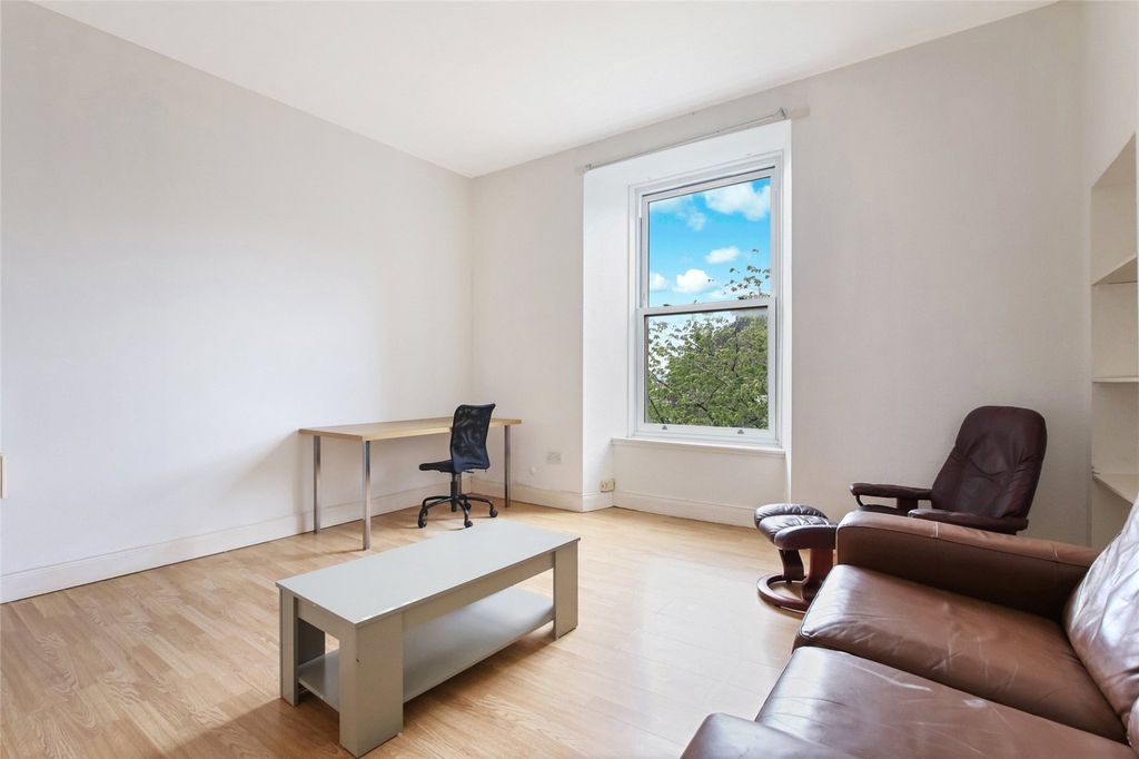 Property photo 3 of 22 Picture No. 05