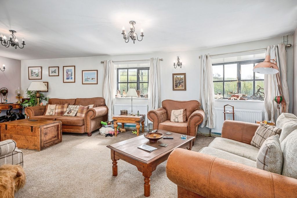 Property photo 3 of 48 Pbox-Img.Jpg