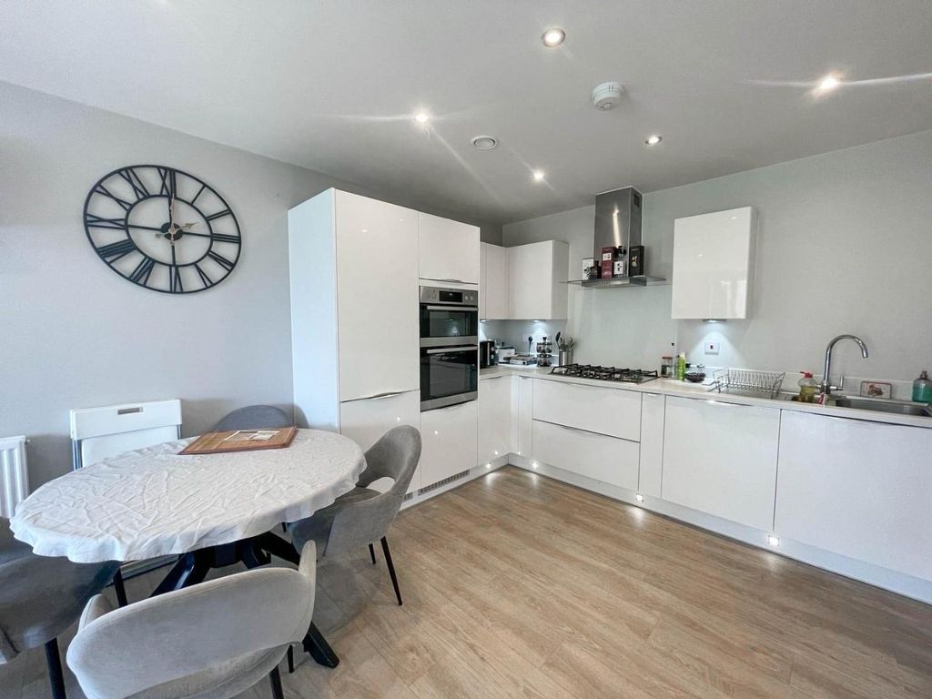 Property photo 3 of 13 4070607E-3998-4239-Ab05-8E5742013c09.Jpg