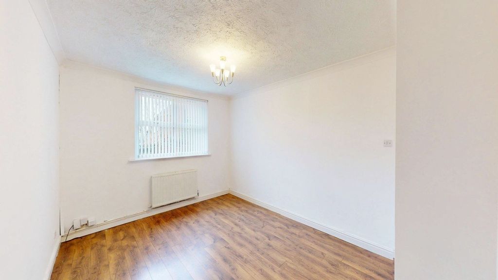 Property photo 2 of 12 Lounge