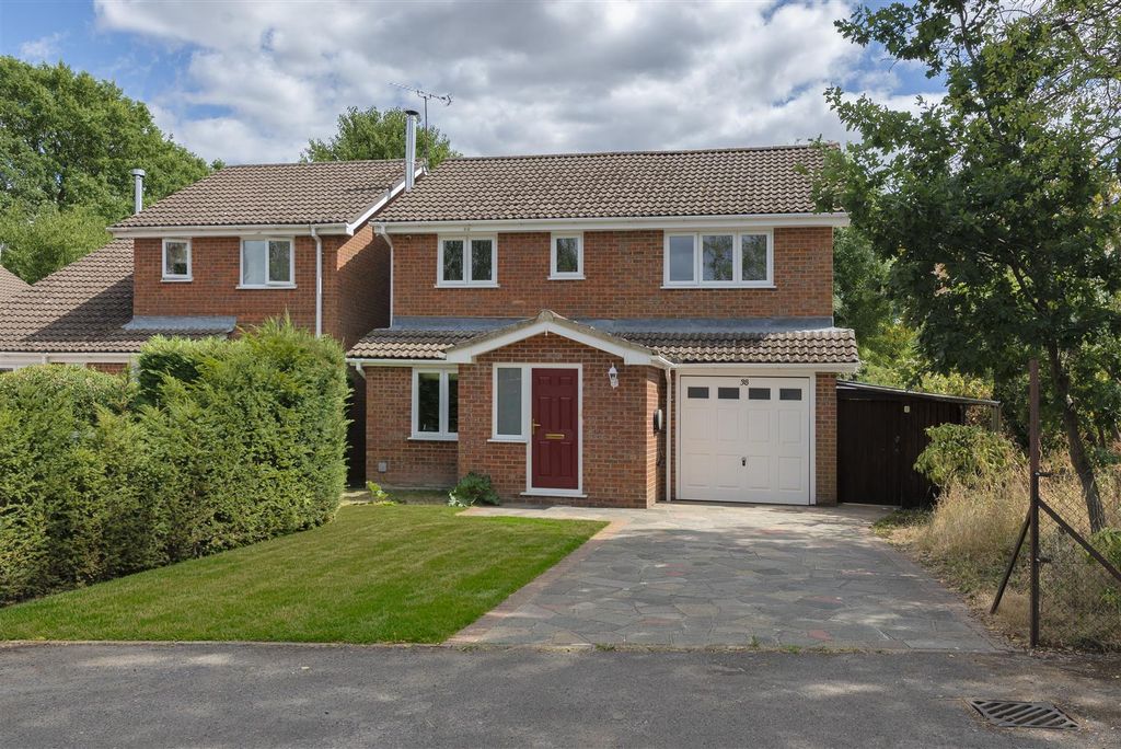 Property photo 1 of 24 38Lingfield01.Jpg