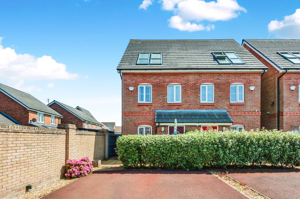 Property photo 1 of 21 Pbox-Img.Jpg
