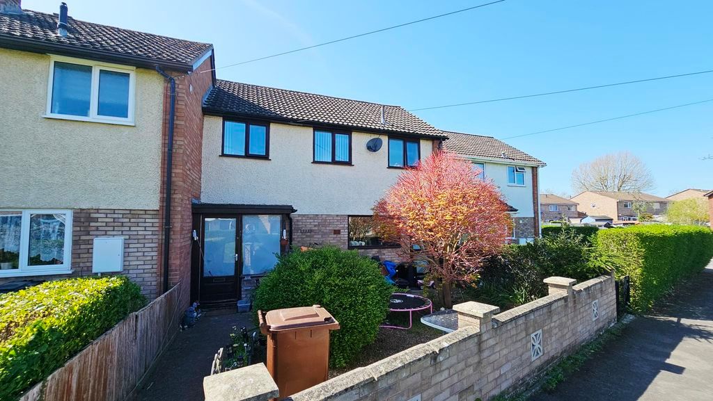 Property photo 1 of 16 Photo 10