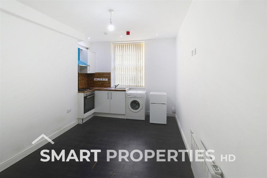 Property photo 3 of 9 Studio