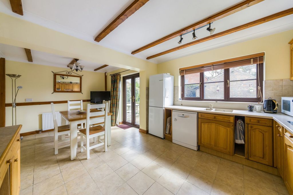 Property photo 2 of 25