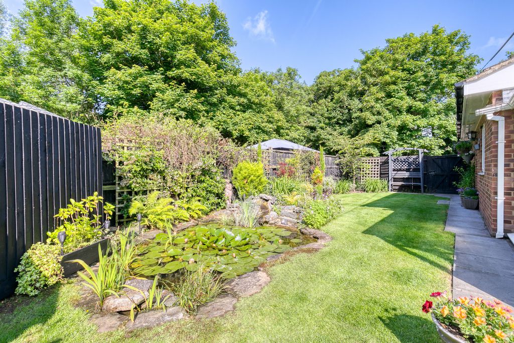 Property photo 2 of 30