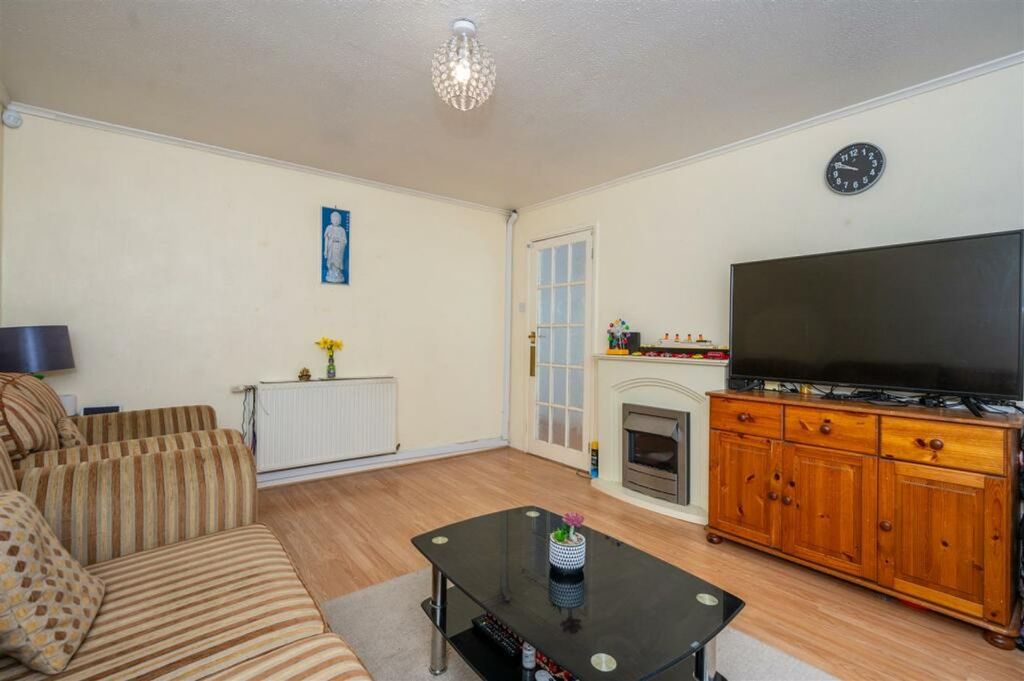 Property photo 3 of 12