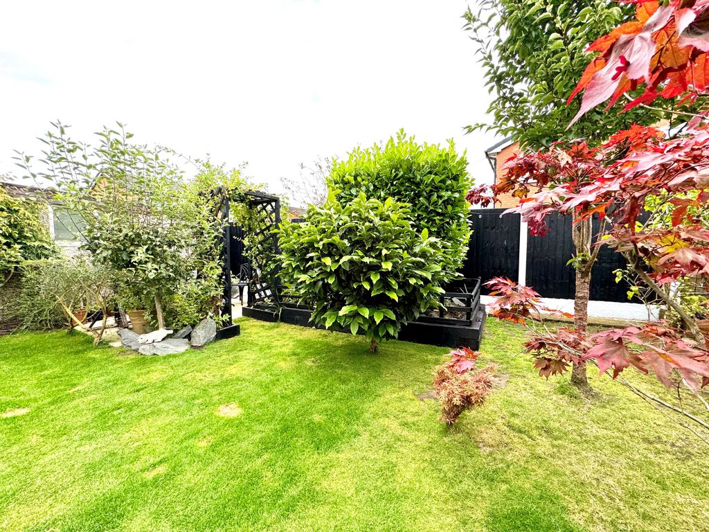 Property photo 2 of 27