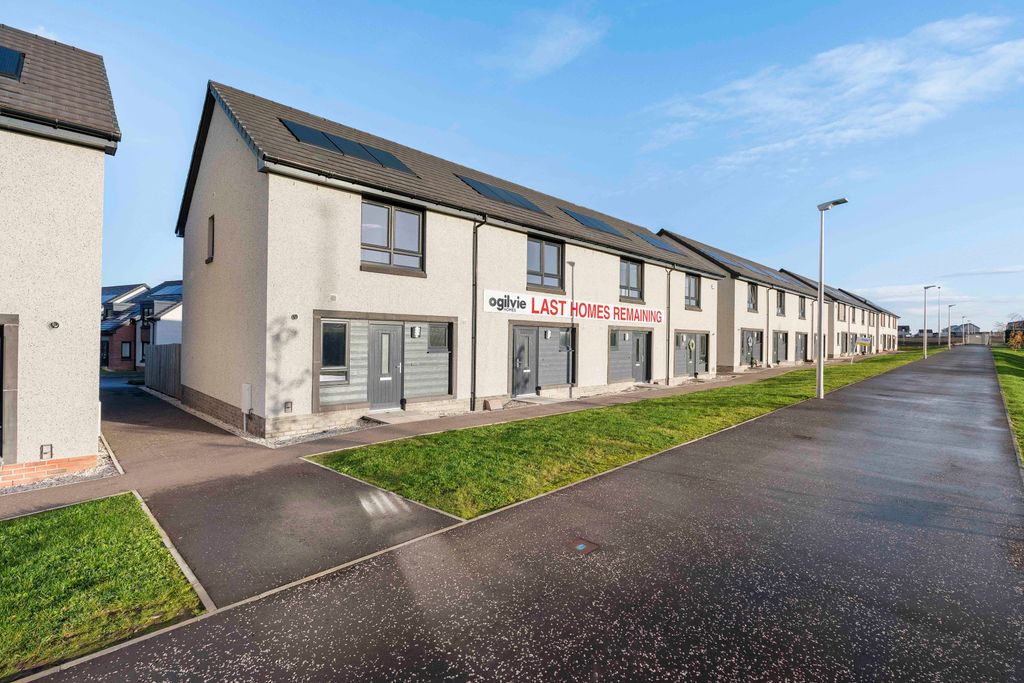 Property photo 1 of 35