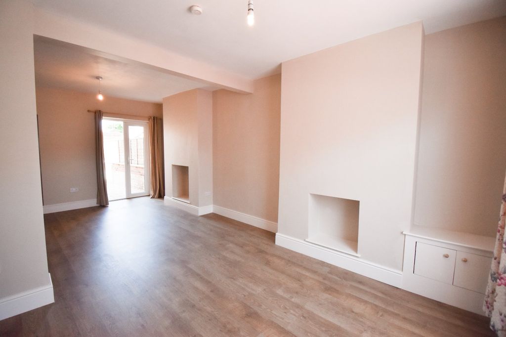 Property photo 3 of 16 Living/Dining Room