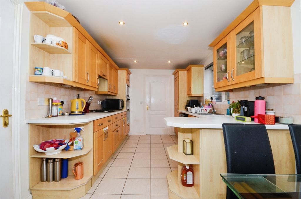 Property photo 3 of 17