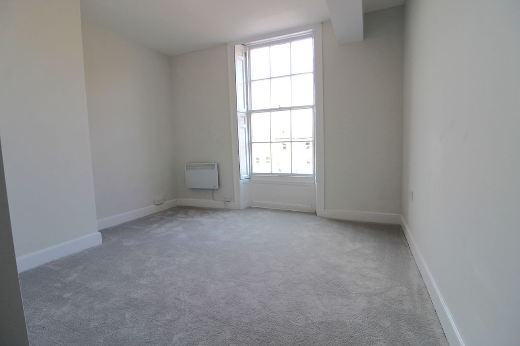 Property photo 3 of 6 Img_9059