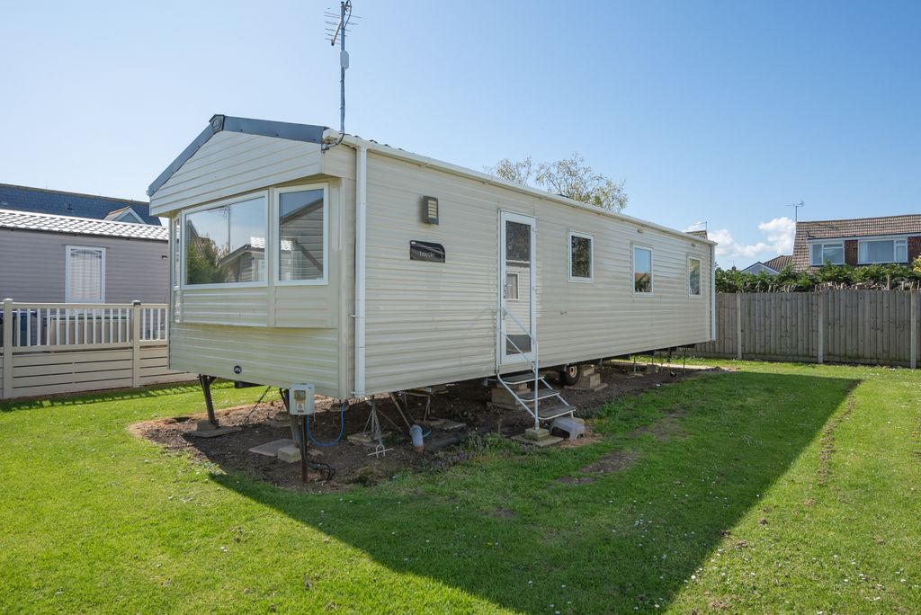 Property photo 1 of 17 Exterior