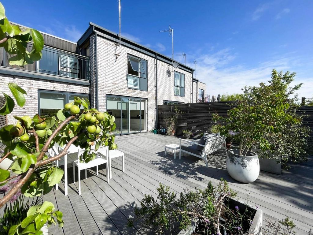 Property photo 1 of 23 A98E6d79-4272-49E5-84Ea-11ee3d84994c.Jpg