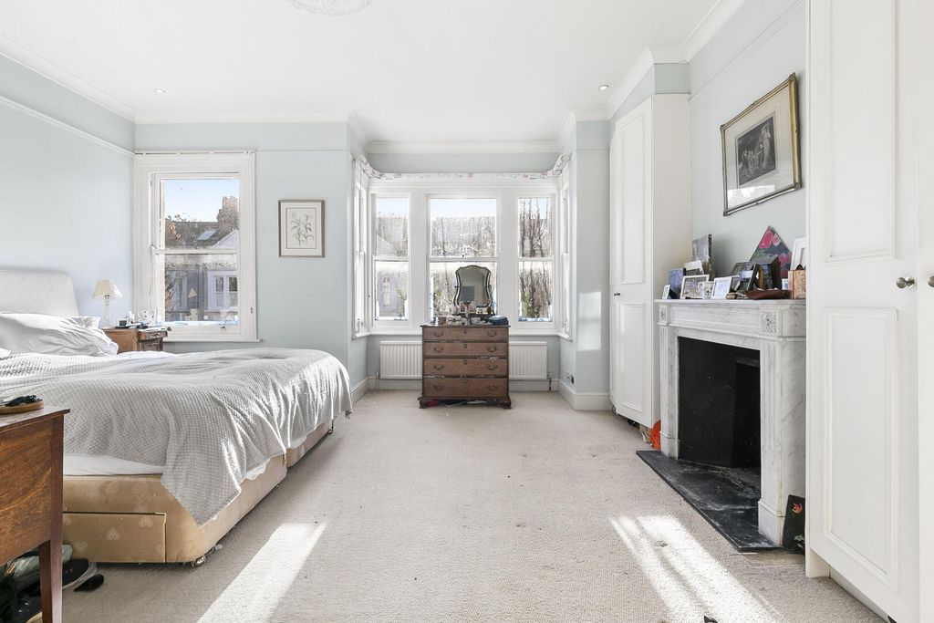 Property photo 3 of 12 Master Bedroom