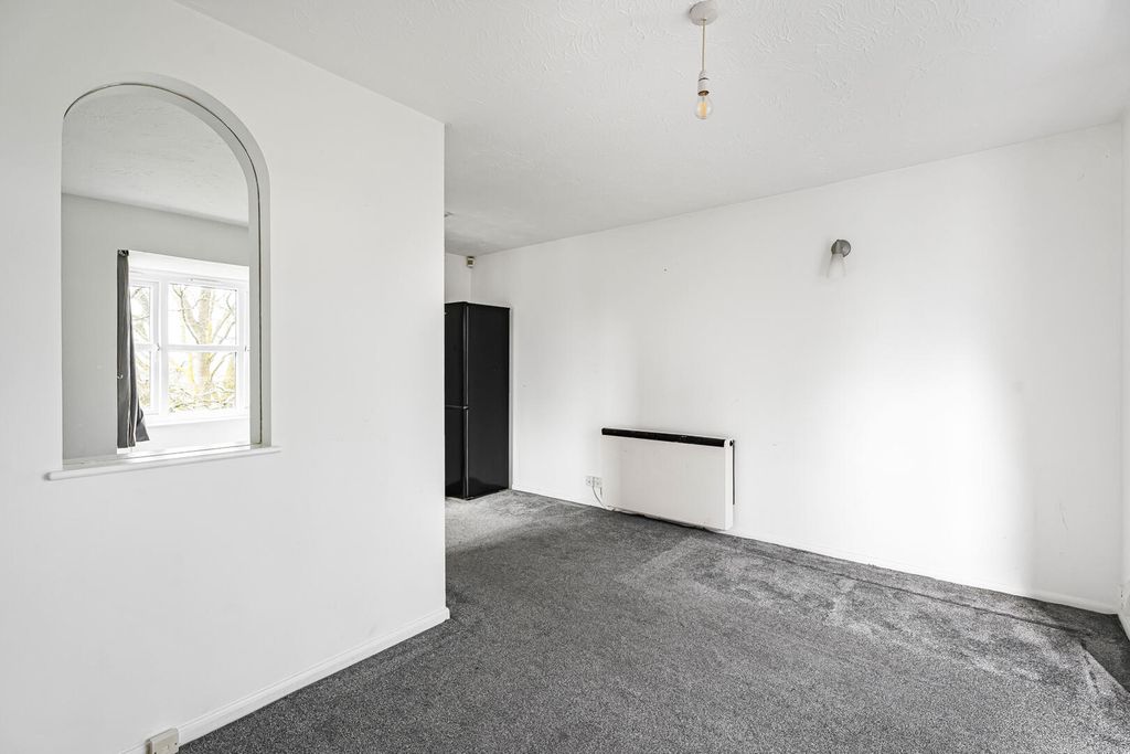 Property photo 3 of 12 Living Room