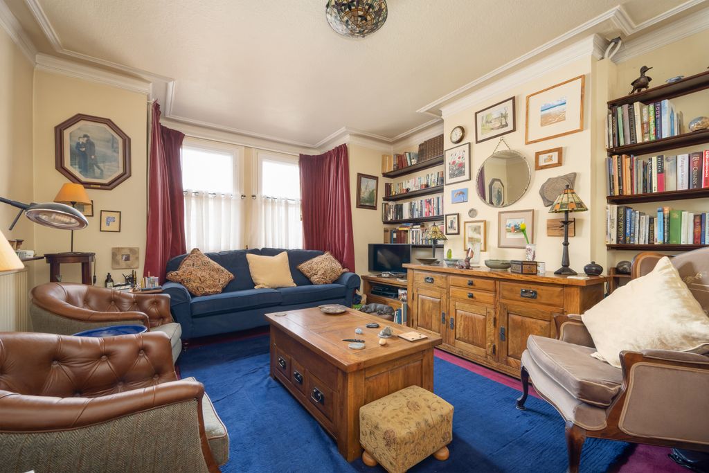Property photo 2 of 15 Sitting Room