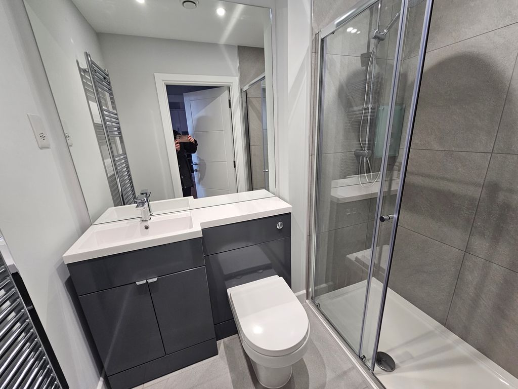 Property photo 2 of 3 Bathroom