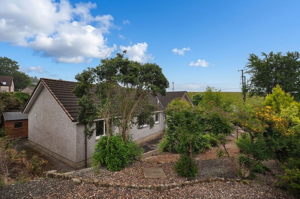 Property photo 3 of 26