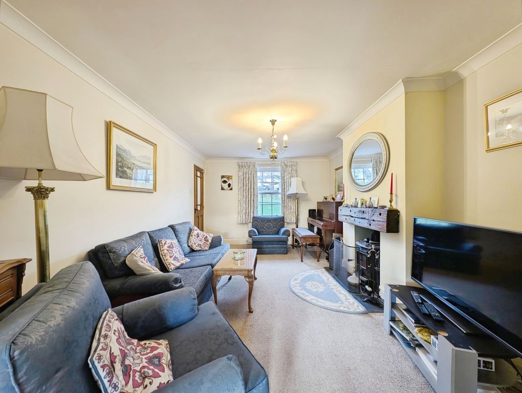 Property photo 2 of 24 Lounge