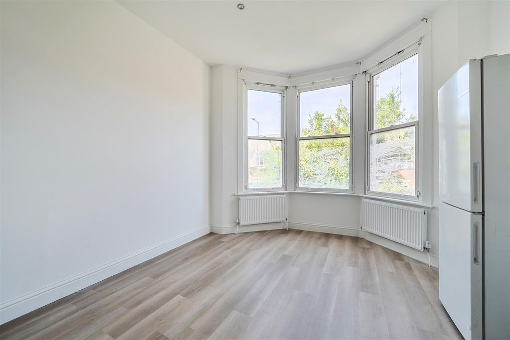 Property photo 3 of 17 1485591-2-6A4cd269A17A4.Jpg