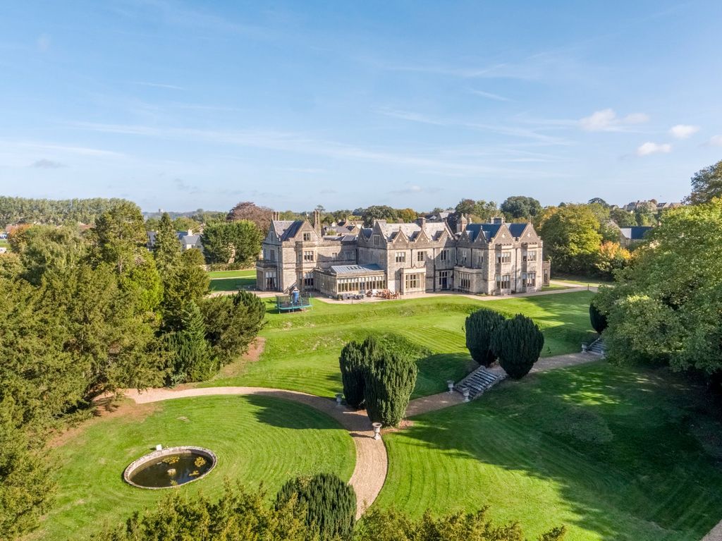 Property photo 1 of 32 Picture 1