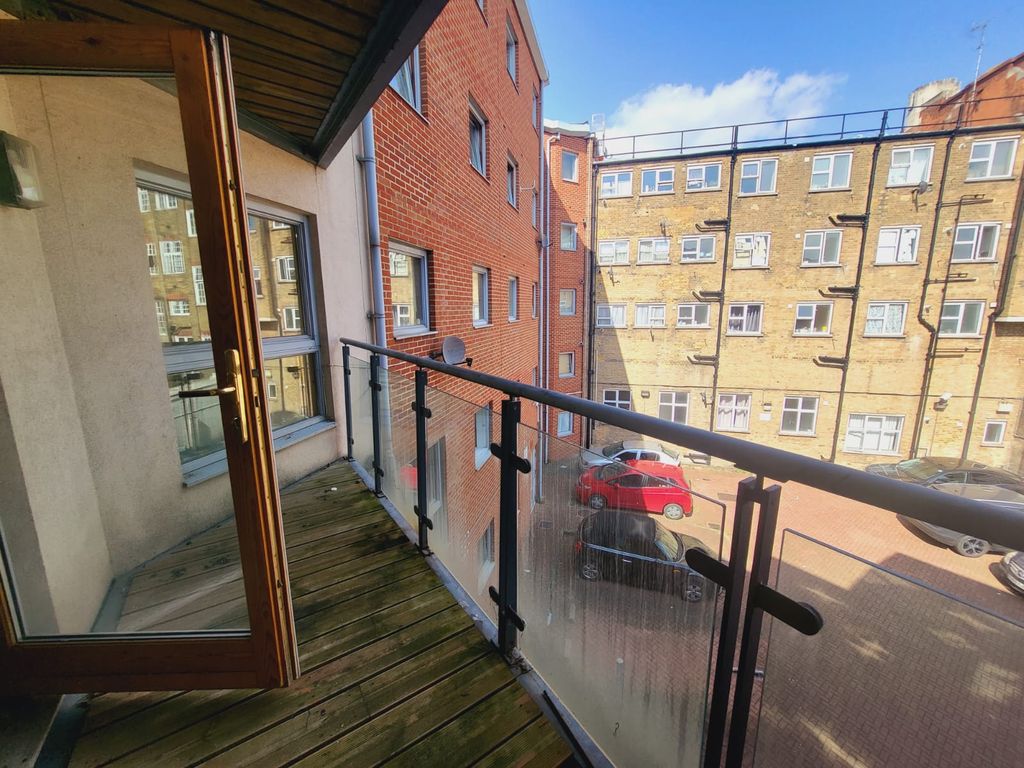 Property photo 1 of 11