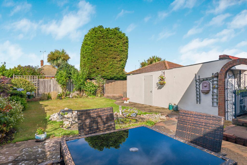 Property photo 2 of 23
