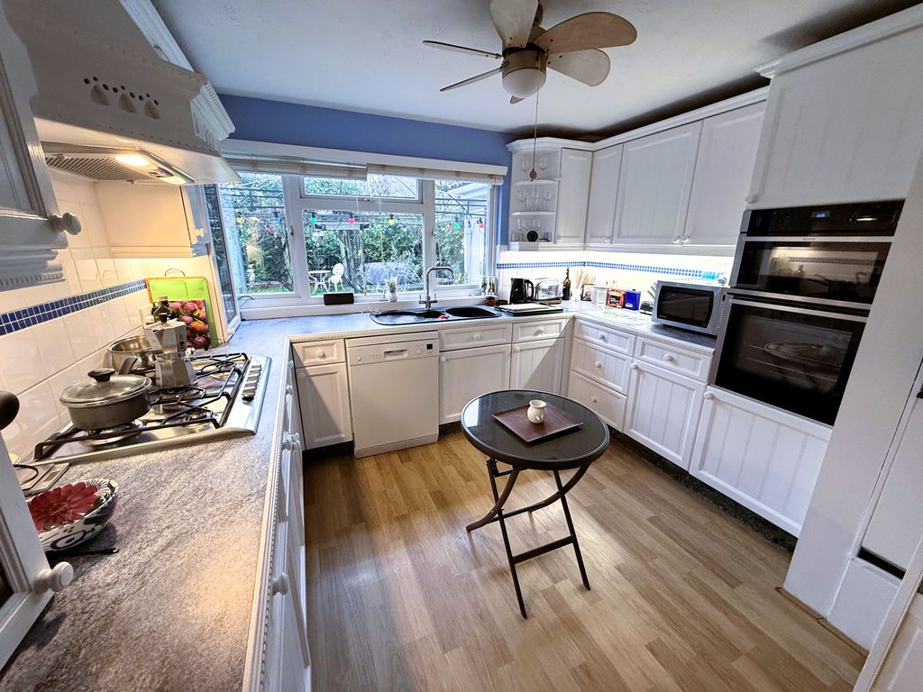 Property photo 2 of 13 Img4131