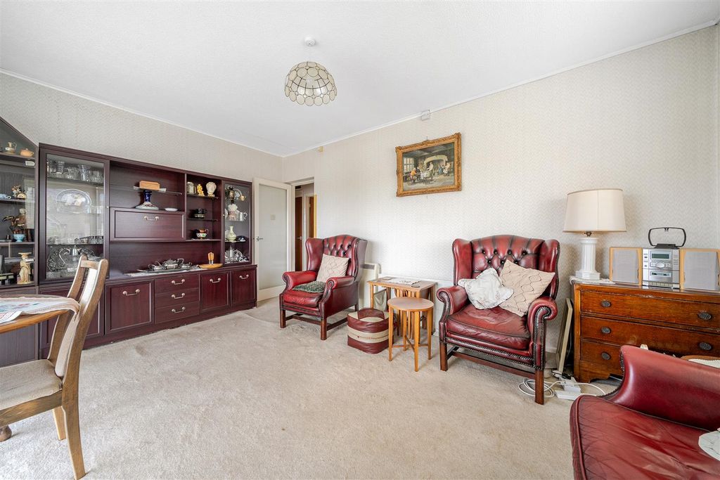 Property photo 2 of 9 10-681A33B4c9151-1286641-Arw-10.Jpg