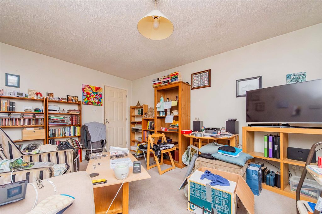 Property photo 2 of 16 Picture No. 12