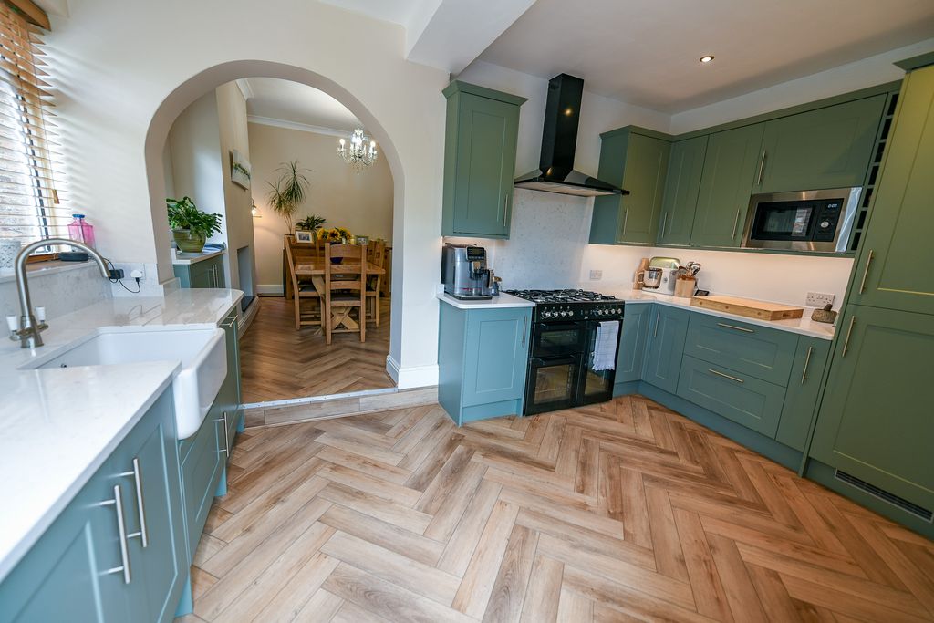 Property photo 2 of 20 Kitchen