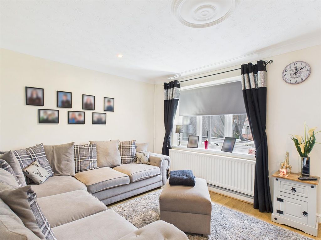 Property photo 3 of 18 Cam02391G0-Pr0192-Still002.Jpg