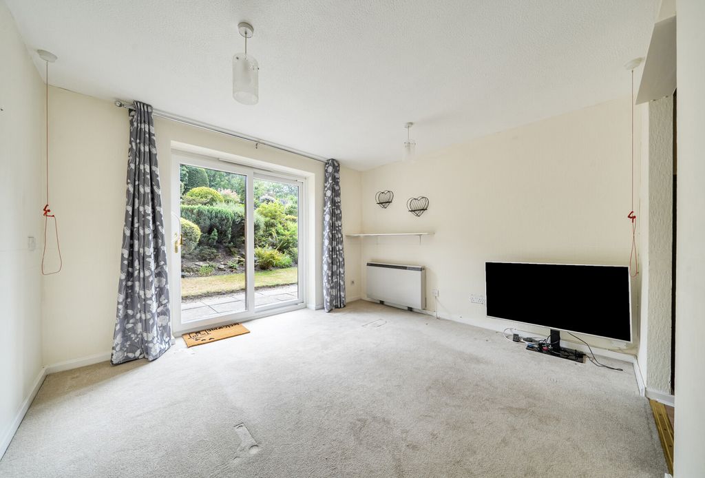 Property photo 2 of 12 1497794-10-6A61E2...
