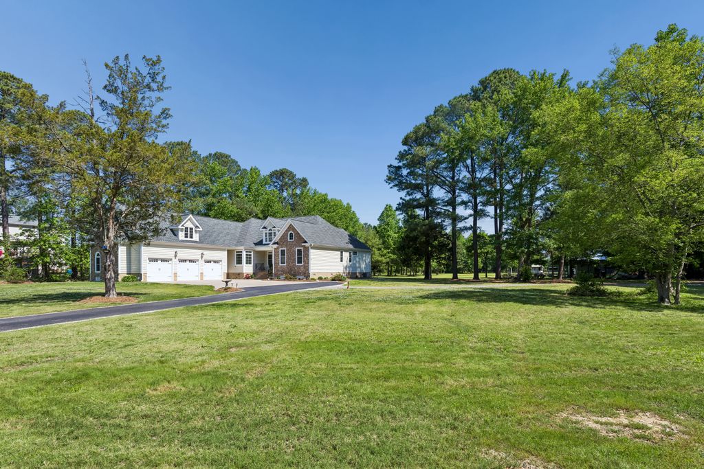 Property photo 2 of 70