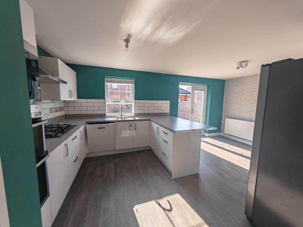 Property photo 2 of 19 Kitchen/Diner