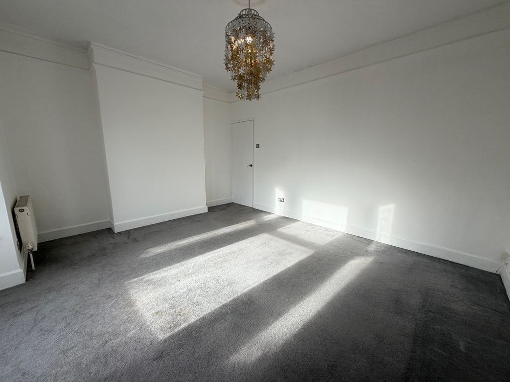 Property photo 3 of 9 Bedroom