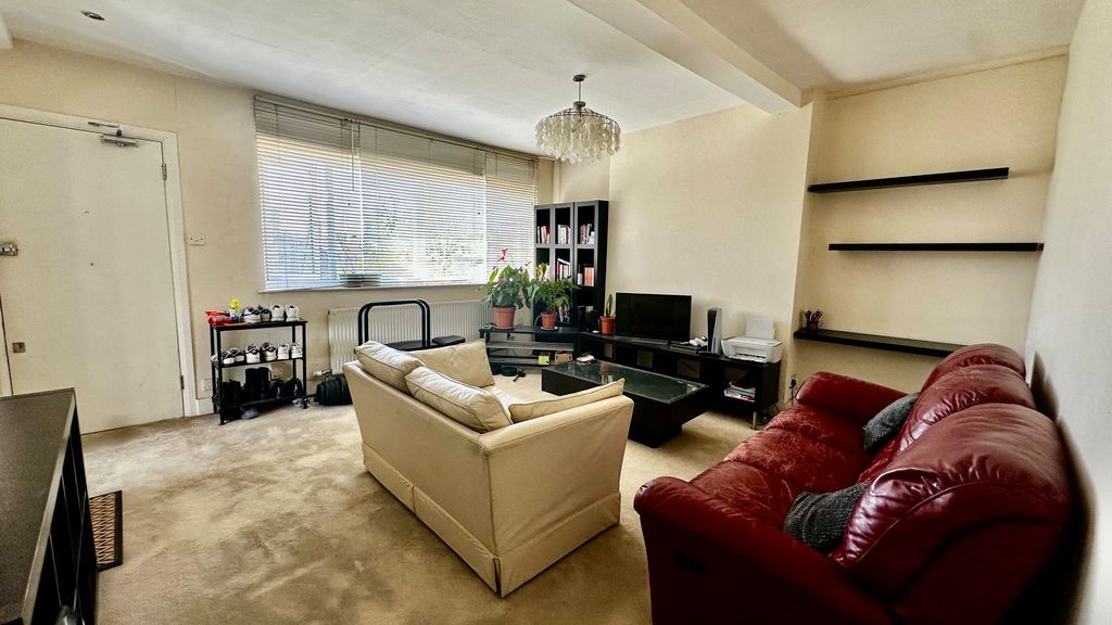 Property photo 1 of 11