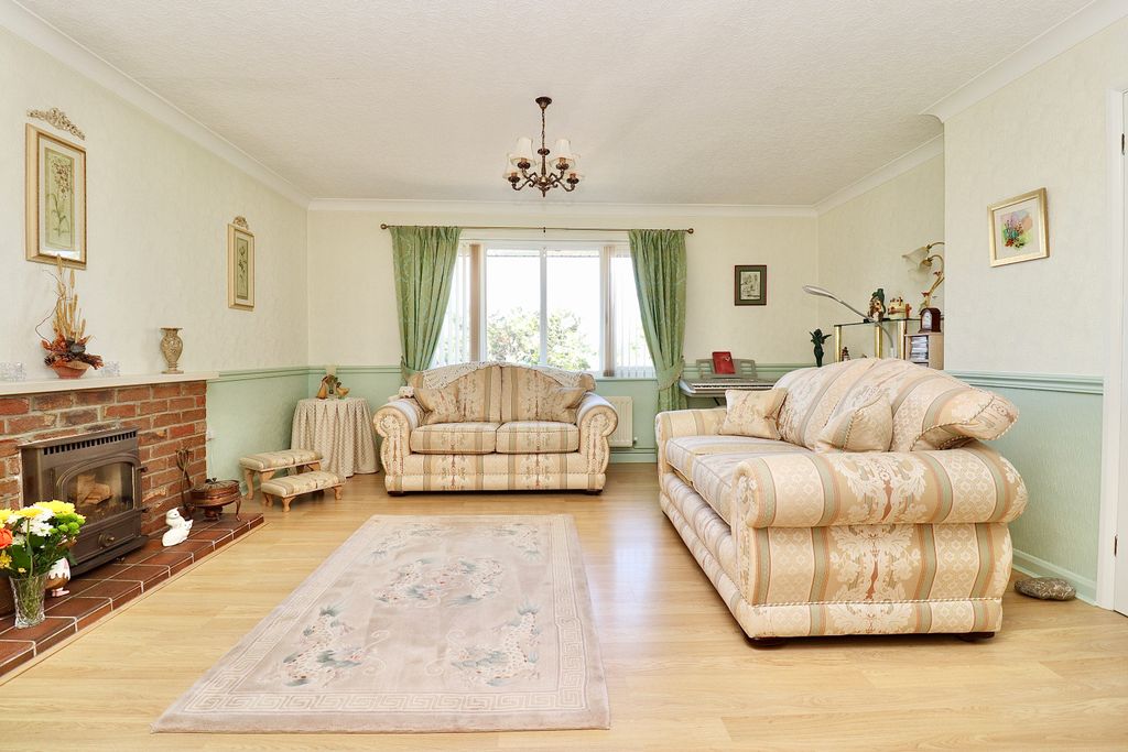 Property photo 3 of 24
